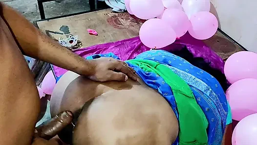 Kızılderili ev hanımı doğum gününde