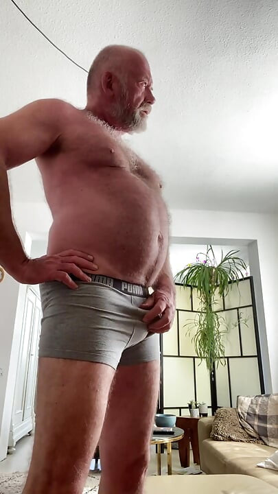 The Horny Fat Cock Needs to Be Worked on Again Until the Sperm Squirts