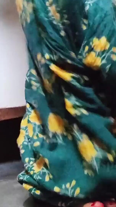 Jiju viral Saali MMS Hairy pussy clean shave Indian desi girl pussy, School giirl pussy Shaved, desi girl ke chut ke Baal | Clip 1