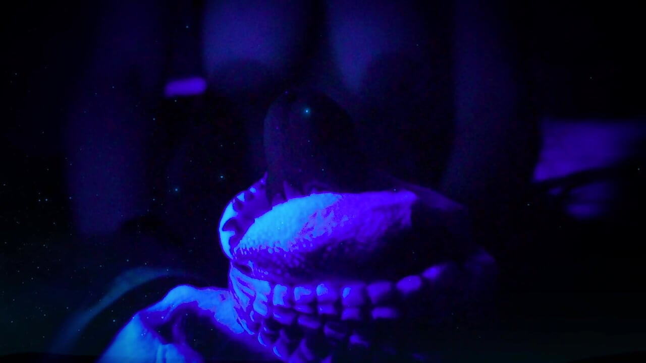 UNSEEN SEX RITUAL FROM ANOTHER DIMENSION! DINOSAURS LICK ON COCK AND MAKE IT CUM!