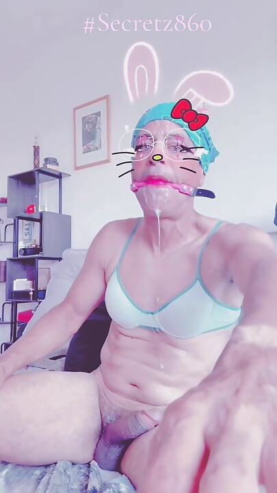 Secretz860 - gagging spitting all over myself