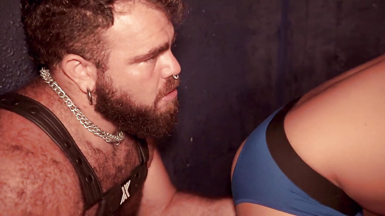Hairy Bear Top Glory Hole Threesome Leather Riming Pounding