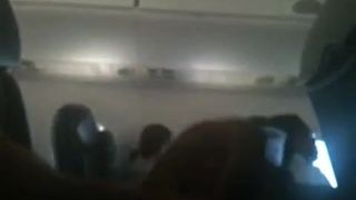 pokazujem kurac u avionu