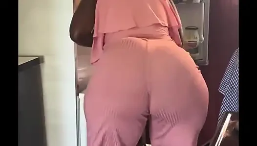 Aunty Did Not Know I Was Filming Her Clean up