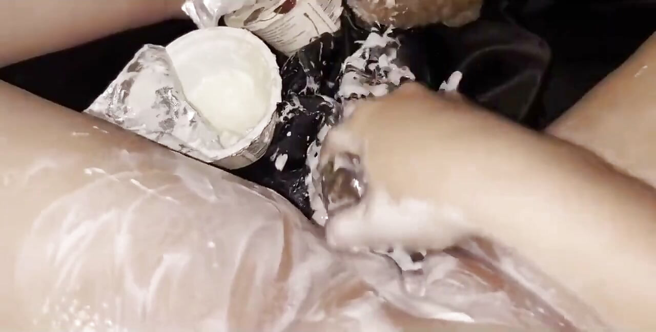 My Stepdaughter Go Freaky with Yougurt&huge Glass Dildo-i Didn't Know That This Can Happened if I Will Leave Her at Home Alone-s