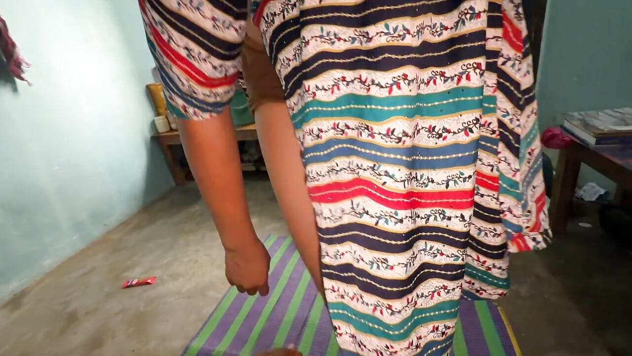 Padai ke bahane rented room mein stepbrother fucks his younger sister, stepsister ko chusaya lund phi ki chut ki chudai