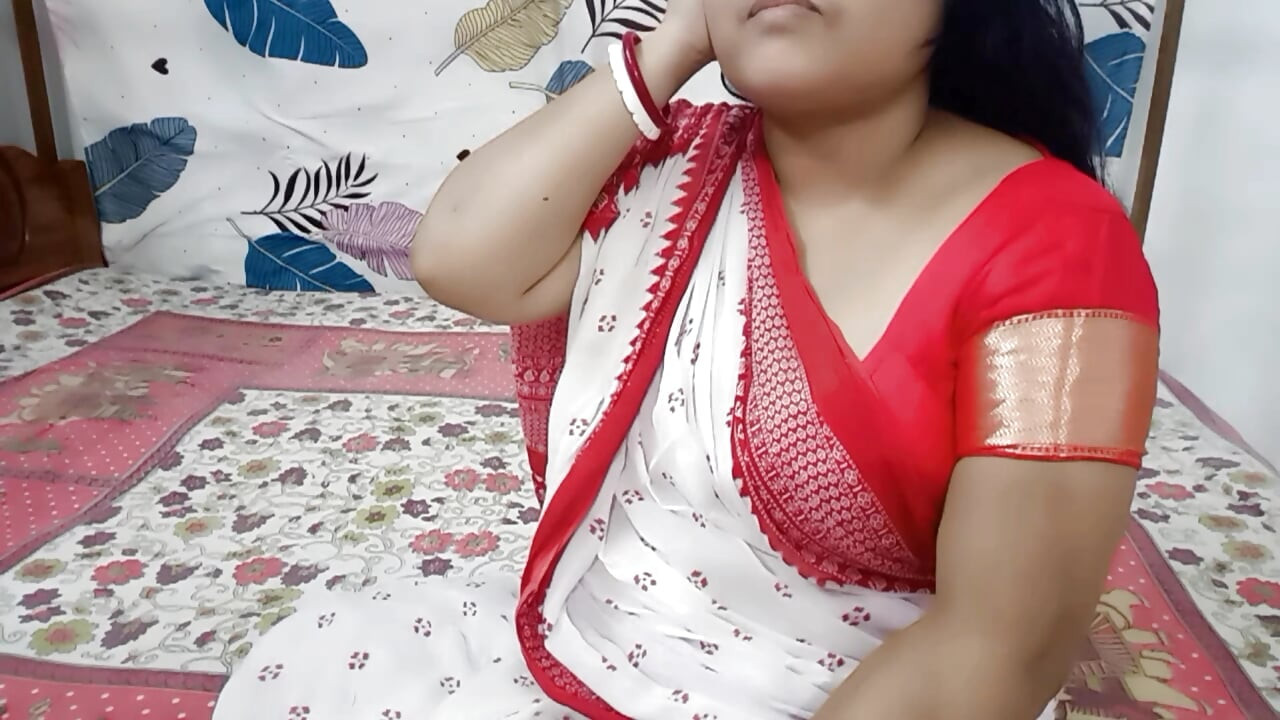 Jamai nijer sasuri ke paan khaiye chude dilo