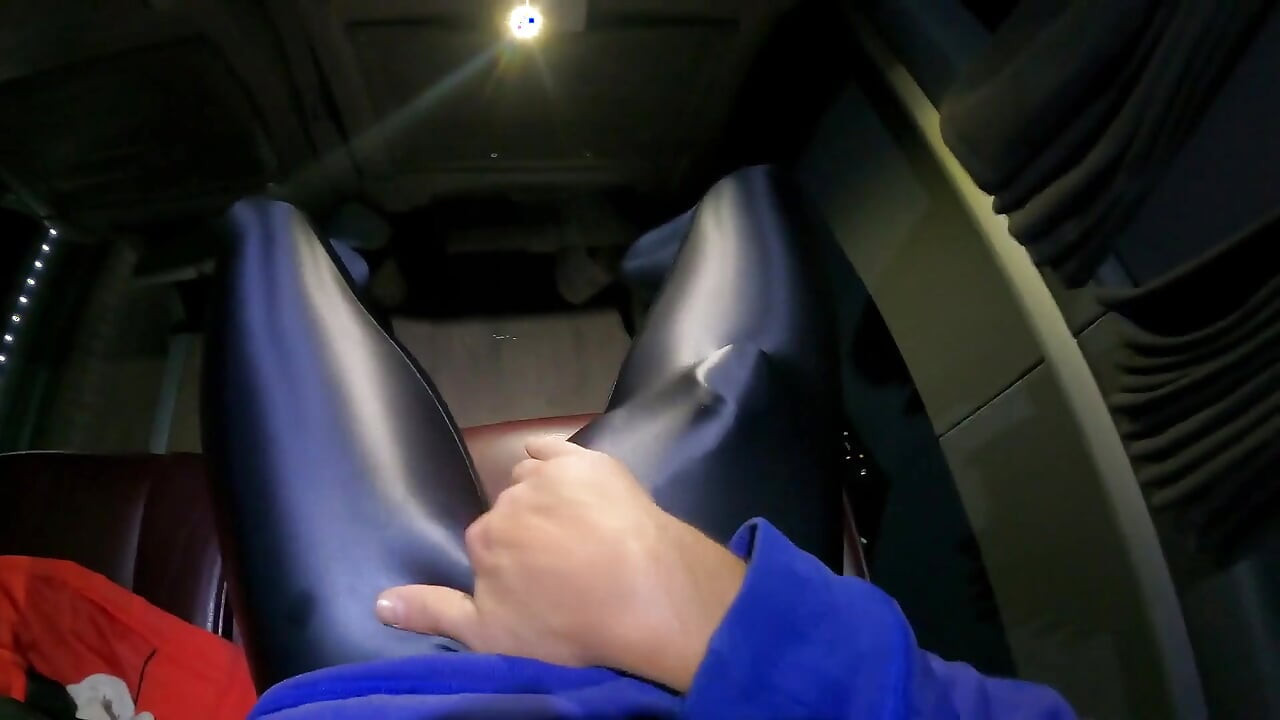 I Cum in Supertight Leggings on the Bus Getting Back From Training