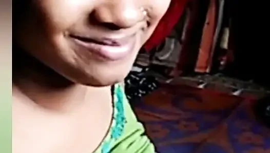 Aku lagi ngurusin seorang pria di rumahnya, dan satu-satunya obatnya adalah bikin dia crot di seks threesome hot sama pacarnya