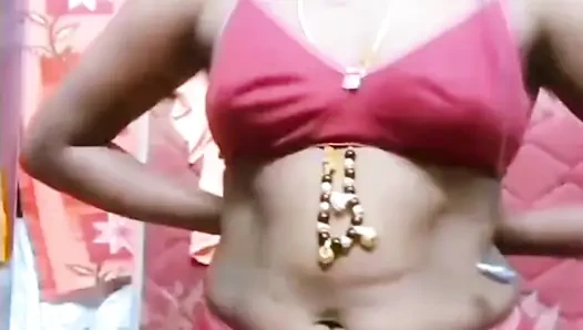 Renu si istri tamil india lagi asik ngentot memeknya sambil bugil sambil bugil!