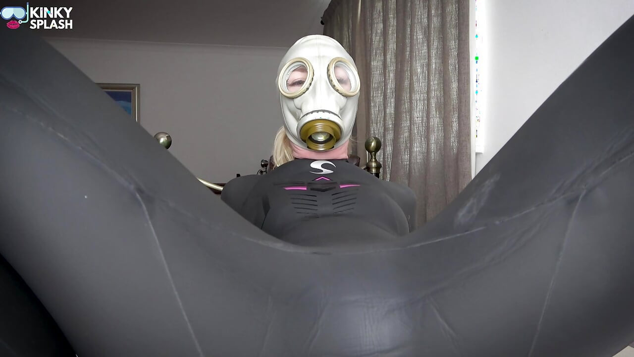 Neopren sahibe tarafından deri eldivenli mastürbasyon: Sen reddedilirken boşalırım