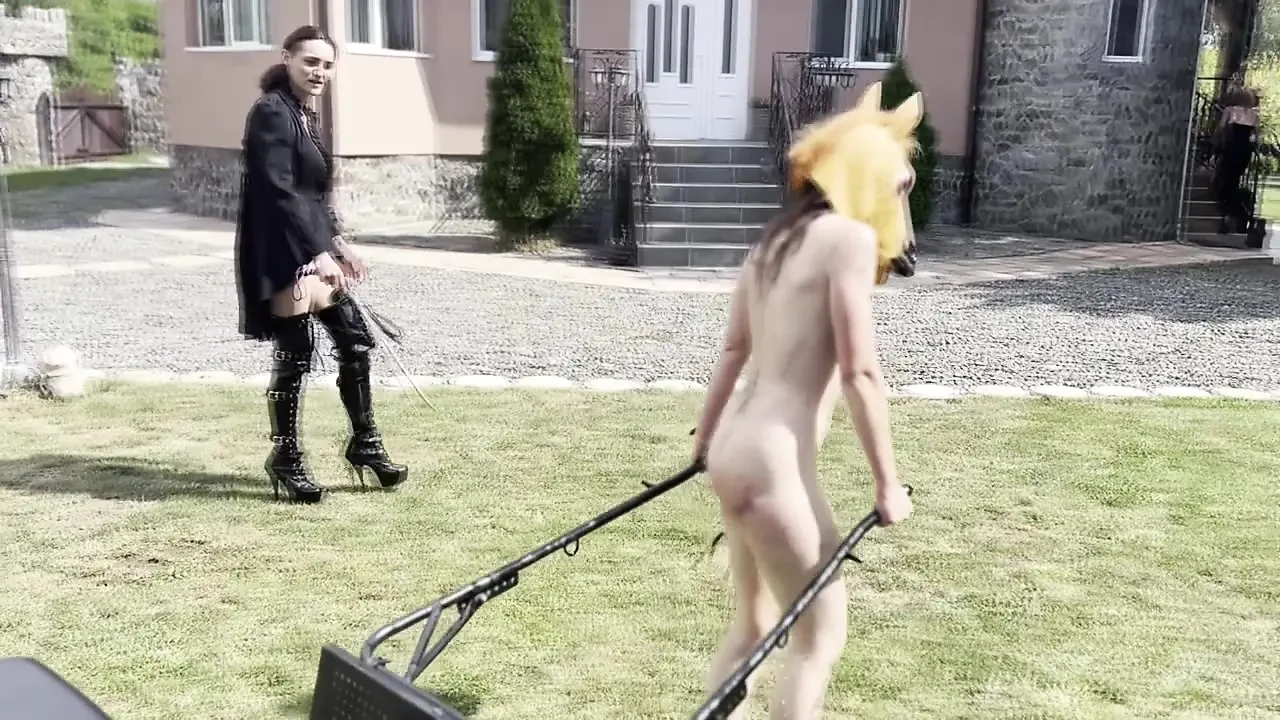 Pony girl whipped, milked and bruised hard – EXTREME LEZDOM Ponygirl training