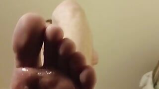 Endo je napravio video za one koji vole fetiš stopala