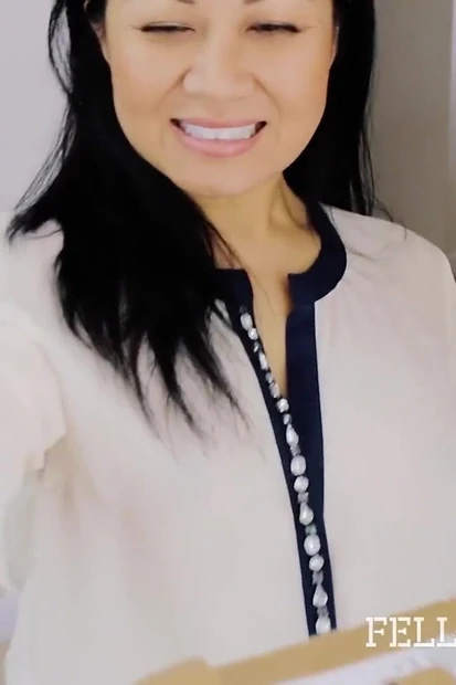 Asian Housewife Jackie Lin Give Mailman a Blowjob
