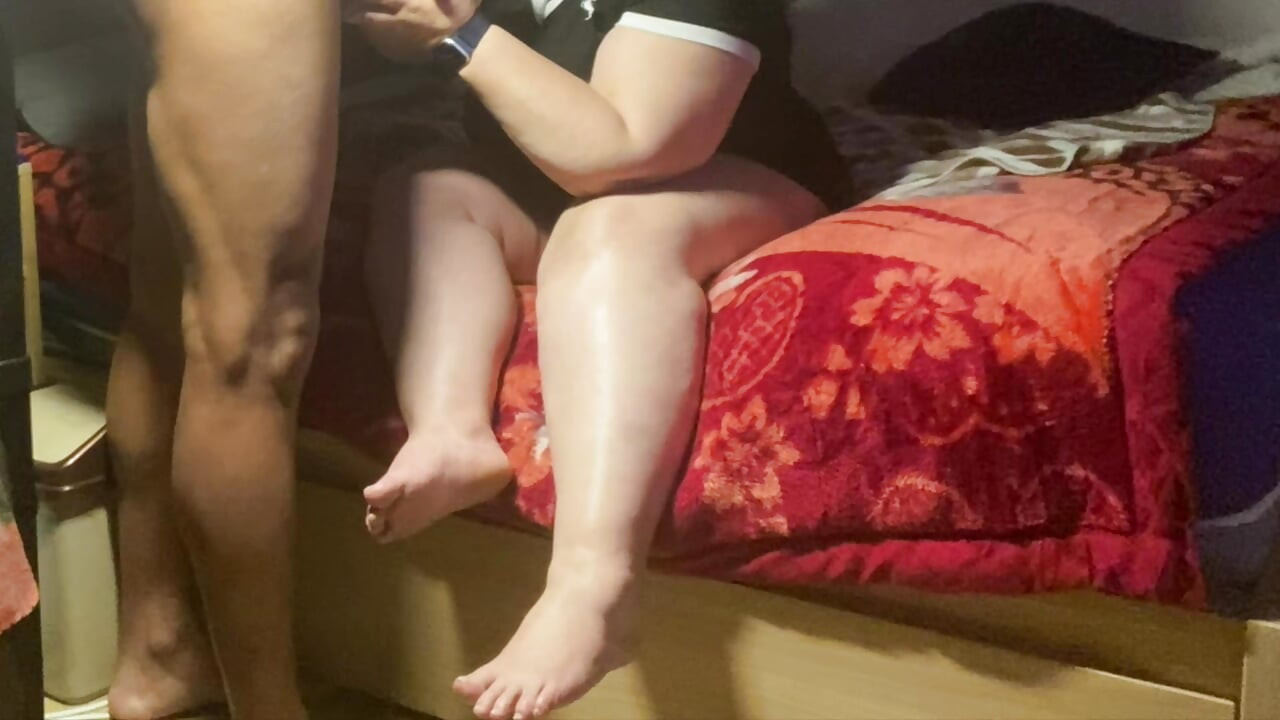 Reife handliche oma langsam Ölmassage BBC, der freund des stiefsohns bleibt bei mir zu hause und ich lande mit seinem sperma im mund