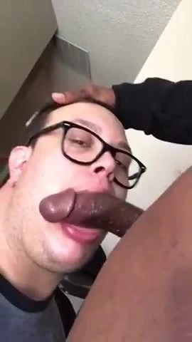 흑인 대물 자지 빠는 백인 남자
