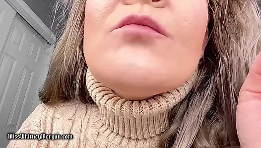 Miss Whitney Morgan: Fried Chicken Eating Asmr