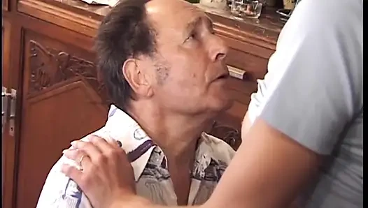 Mature MILF Squirts Wildly on Old Man's Face in Threesome
