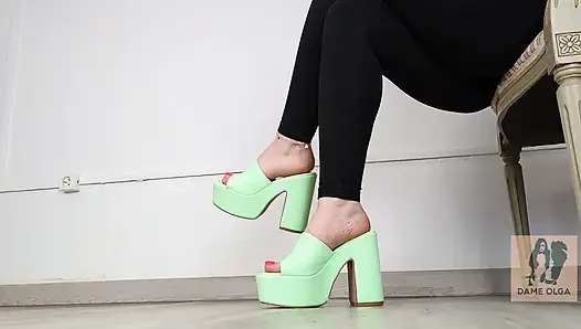 (669) Koleksi sepatu: green block heel mules - dame olga (4k)