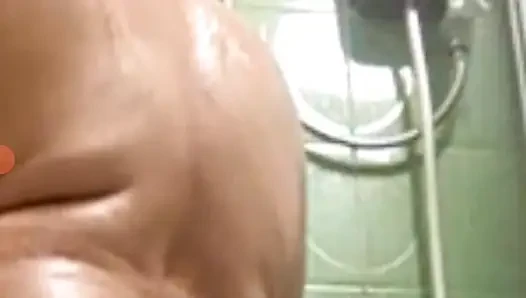 Bathing in the morning was so cold I want to hear my self by doing musterbating
