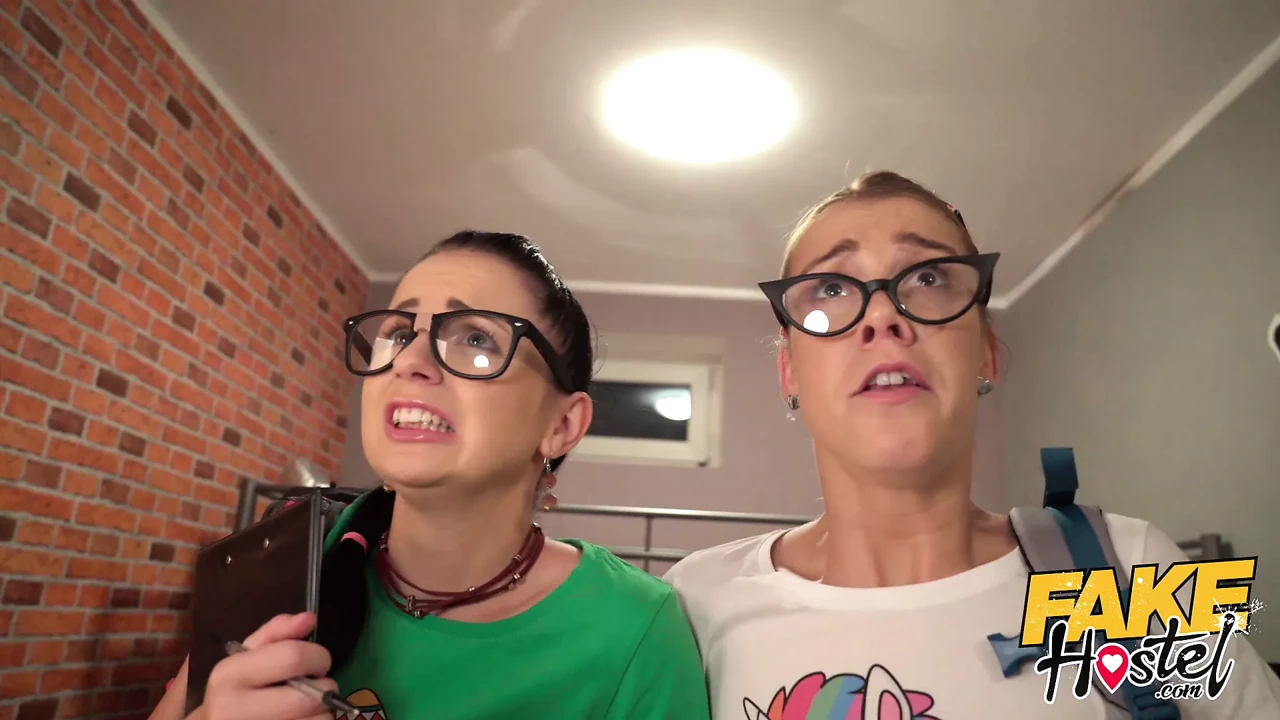 假旅馆狂暴三人行与潮吹高潮