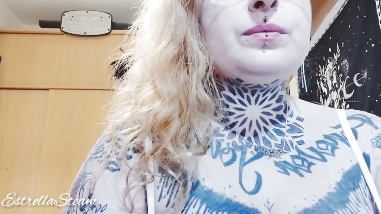 Smoking Fetish Girl