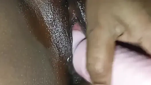 Indische heiße desi bhabhi masturbiert mit vibrator