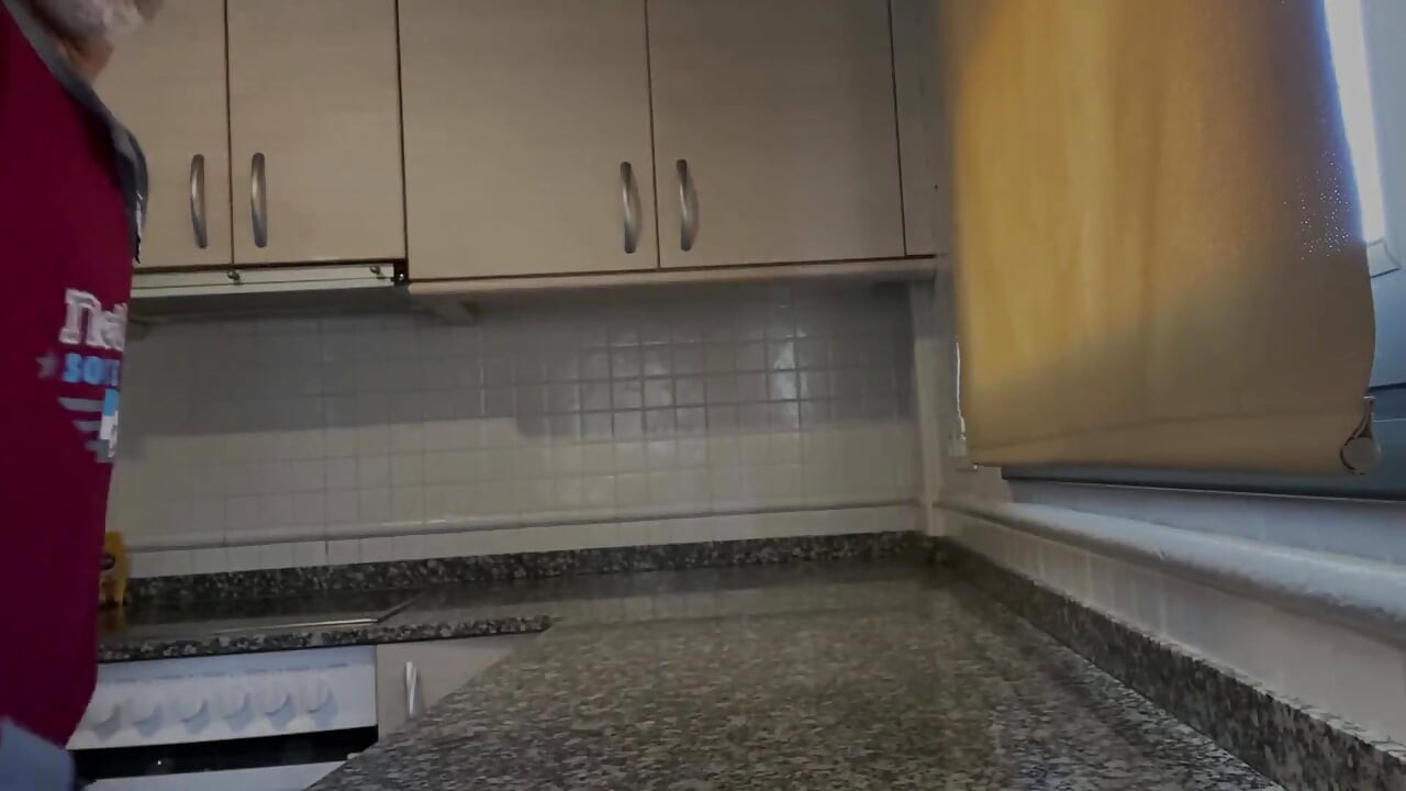 Isteri memasak batang