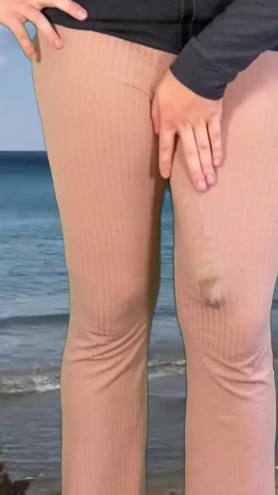 Huge cock shemale cum beach house | Clip 2