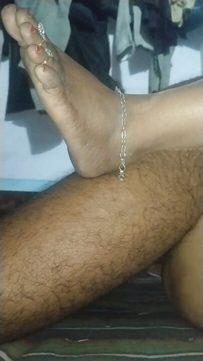 Desi hot bhabhi ki mast hokar apani chut ke chudai ke