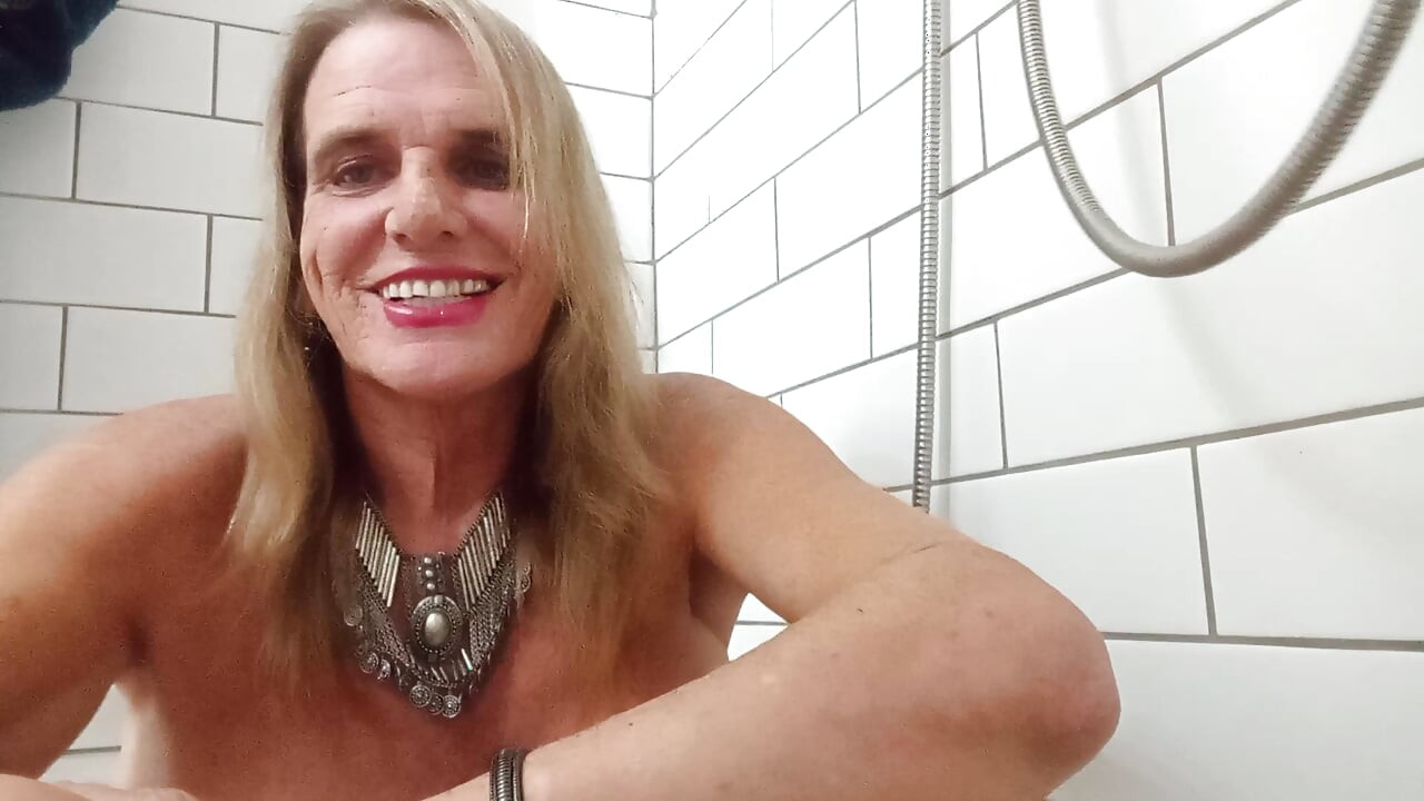 LizzyYum SD august 2026 bathing masturbation