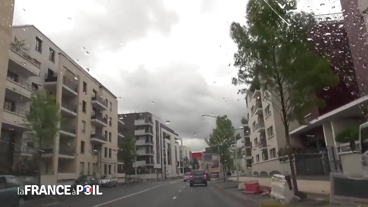 Horny Young Slut Gets Dirty Ride From Cabby