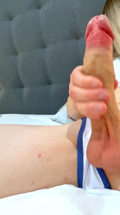 Ključni trenutak iz "VRUĆE Sitna T-Djevojka Kupaći kostim na plaži, Ogroman kurac čudovišta, veliki izljev sperme puca užetom, stvarno najveći kurac eksplozije"