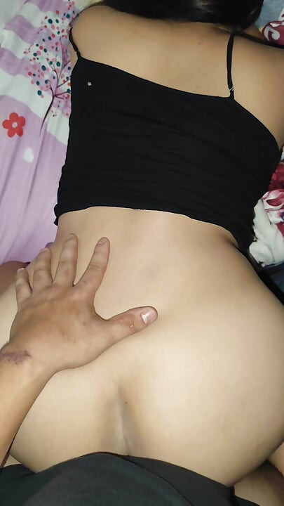 FOLLANDO A LA CRIADA FILIPINA MILF DESPUÉS DE LIMPIAR LA CASA