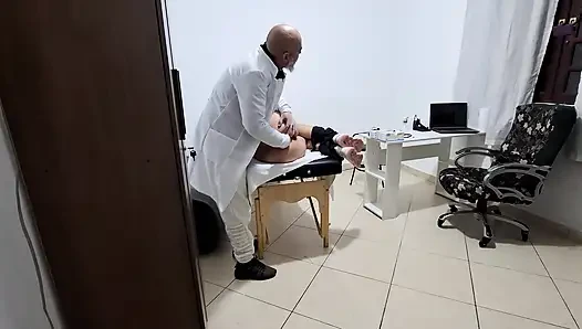 Patient gets fingered by proctologist during anal exam.