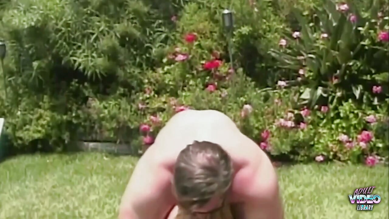 There Has Never Been a Better Place to Work in a Creampie Than Be Outdoor