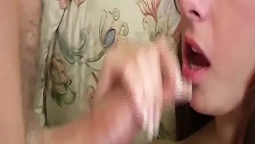 Kırmızı iç çamaşırlı esmer kadın kalın yarakla anal seks yapıyor