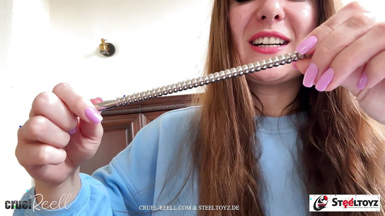 Cruel Reell erklärt die COCKSLING Night Edition & wavy harnröhrenplug von Steeltoyz