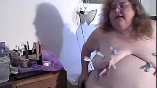 20 min cam show where I tied up my boobs using clothes pins