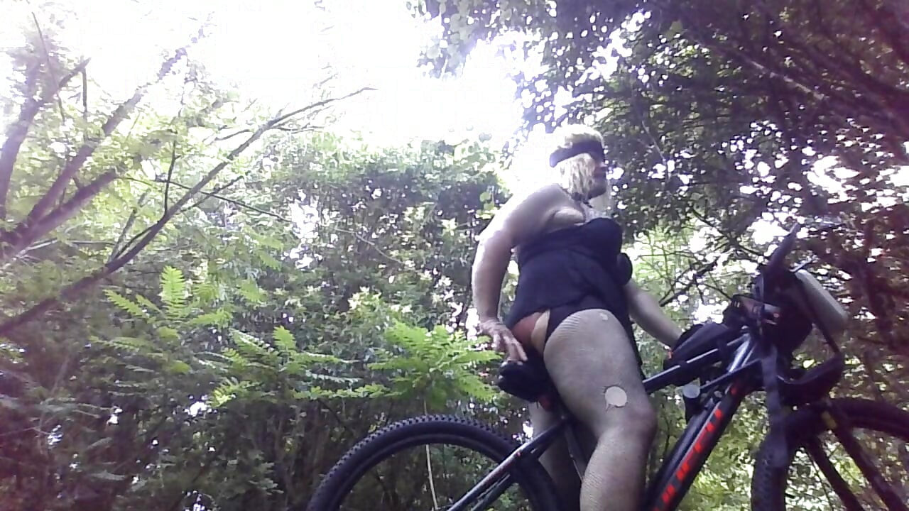 CD Slut Turns Bike Seat Into Sex Toy Outdoor