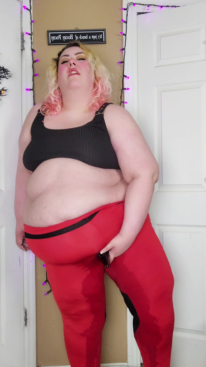 汚い尻軽女みたいにおしっこパンツの中でイキそう。