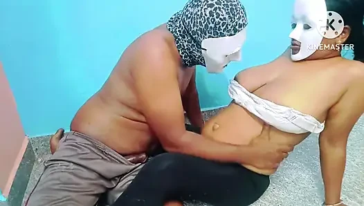 Я дала специальное угощение моему боссу, чтобы устроить моего мужа на работу - полное тамильское угощение с эротическими стонами