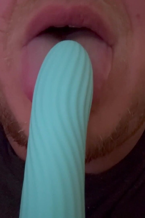 Pušenje u usporenom snimku - Dildo
