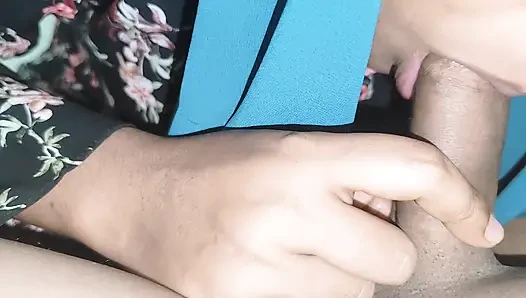 Sex im freien. Während er im Dschungel ging, nahm er ein schönes indischen Bengali-mädchen mit nach hause und fickte sie hart. Video teil-01
