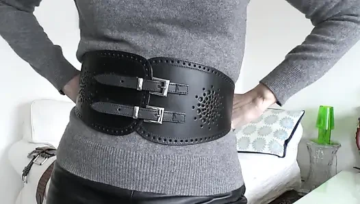 Gürtelarmung im Wohnzimmer, Teil 3, lady Victoria Valente