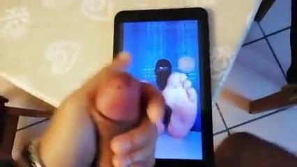 Cum tribute for Maurihotfeet