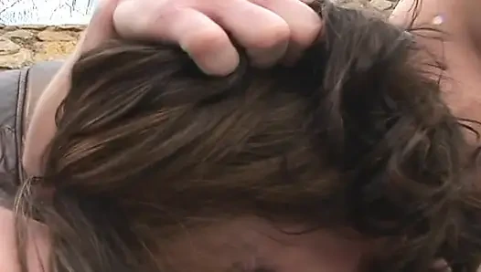 Çarpıcı esmer orta yaşlı seksi kadın ile sert anal sikiş