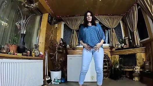Cameltoe MILF Twerks in Jeans - Blowjob & Cum All Over My Puffy Jacket 334