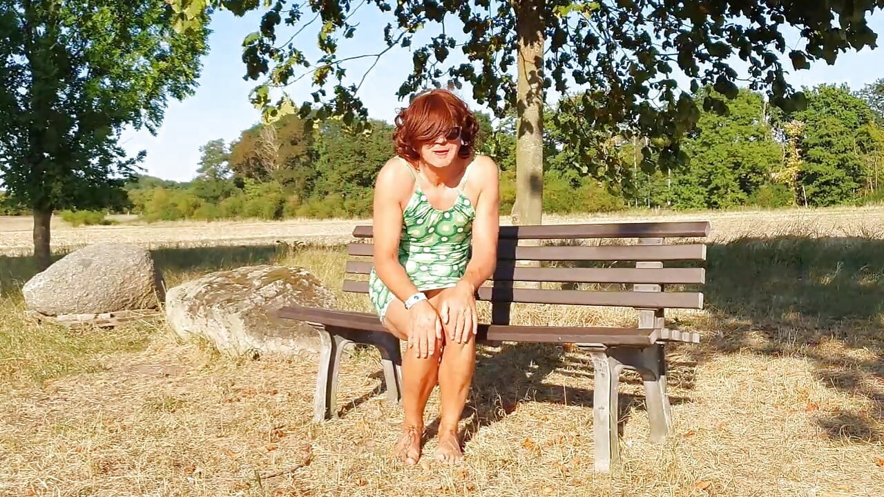 Legs apart on the bench