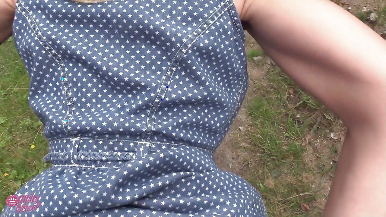 Kinky sarışın nimfo tam demiryolu rayında sevişti